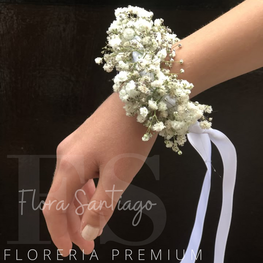 Brazalete de flores blancas